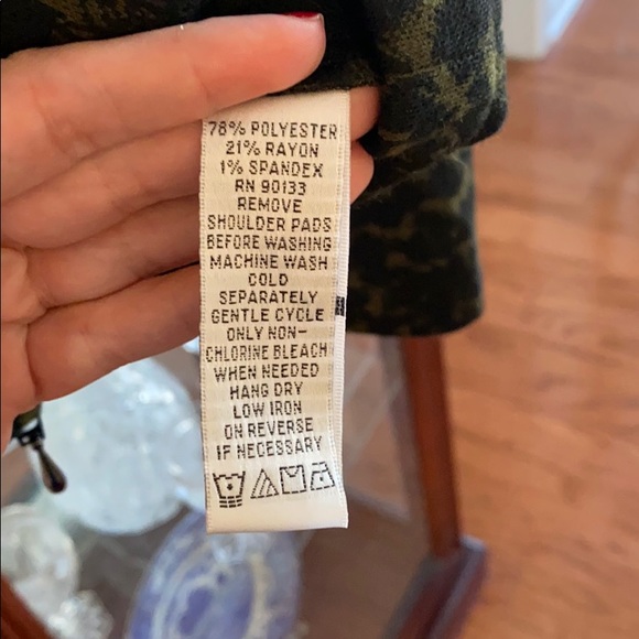 Linea Animal Print Lightweight Jacket EUC - Picture 3 of 4